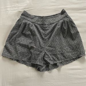 American Eagle Black and White Chevron Shorts